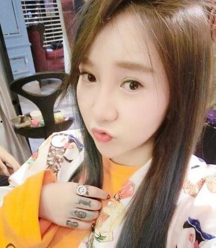 关注网红小一姐姐,从素人到现象级红人的蜕变之路