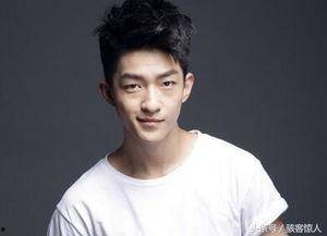 屈楚萧 个人资料,从青春偶像到实力派演员的蜕变之路